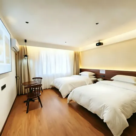 Shidong Town Kunhe Hotel