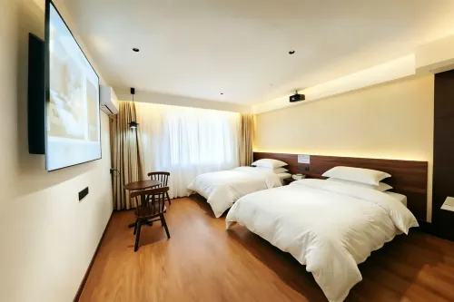 Shidong Town Kunhe Hotel