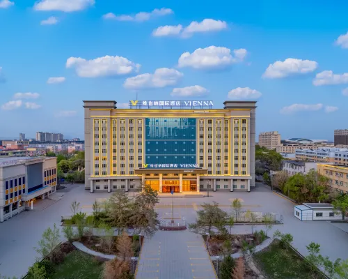 Vienna International Hotel (Bole Branch) Hotels in Börtala