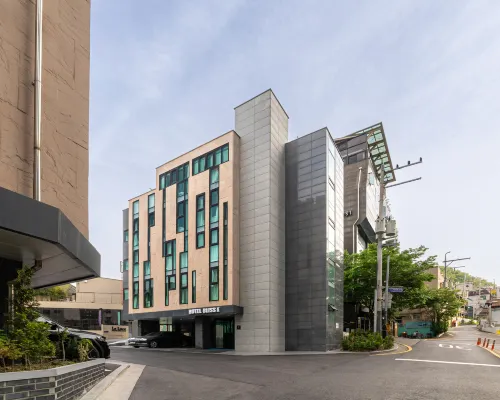 HOTEL BLISS Myeongdong Отели рядом с достопримечательностью «Станция метро Hapjeong»