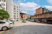 HX·Happy Travel Hotel - parking