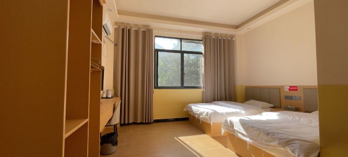 欣月酒店 โรงแรมในจายู