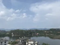 Nanjinde Homestay ，Simao District - غرفة مطلة على الجبل