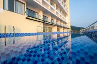 The Golden Crest Hotel Quy Nhon - Pool