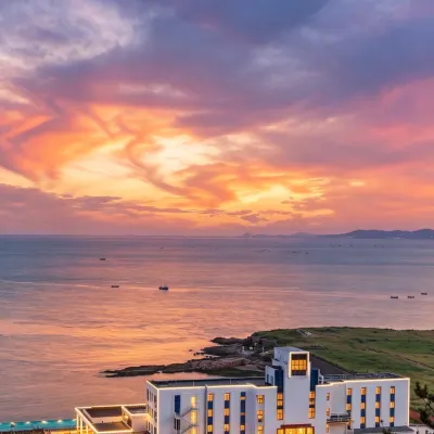 Rongcheng Fengqi Coast Holiday Hotel (Shendiao Wild Animal Nature Reserve) Hotels near Motianling