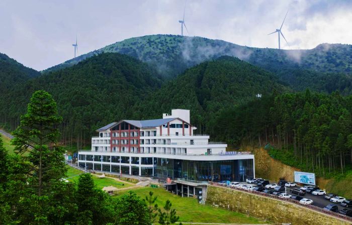 The Heart of Jiuling Mountain Resort Hotel