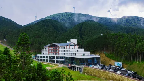 The Heart of Jiuling Mountain Resort Hotel