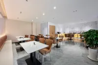 Elong R.YUN Hotel (Zibo Normal College Wenchang Road) - Esports