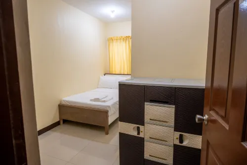 RedDoorz at Perpetual Tanguile Travellers Inn - Wifi