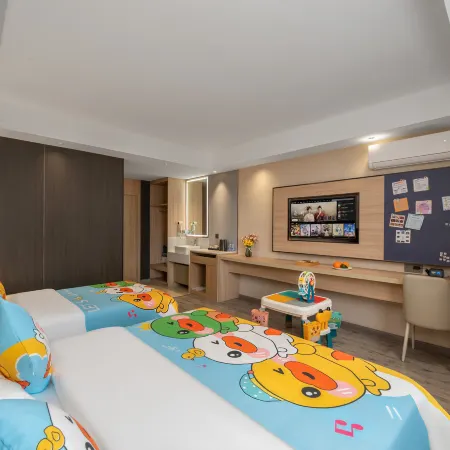 Xiborn Hotel (Anshun Ancient City Gufu Street)