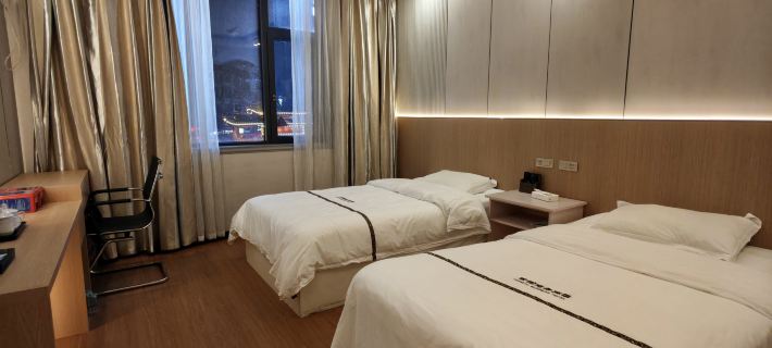 Hongtu Business Hotel Hotel di Congjiang