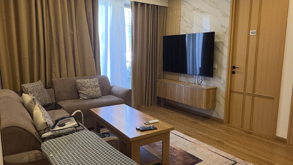 Luxury 3 BHK with Pool & Gym10 minutes from Airport