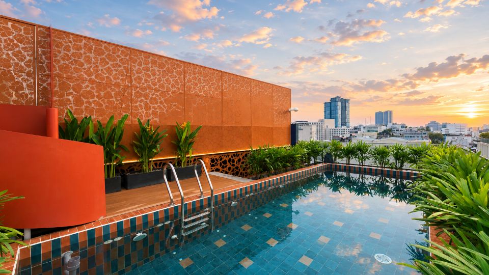 KiN Hotel Ly Tu Trong Edition