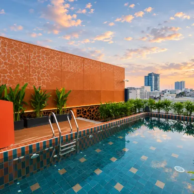 KiN Hotel Ly Tu Trong Edition Hotels near تاو دان بارك