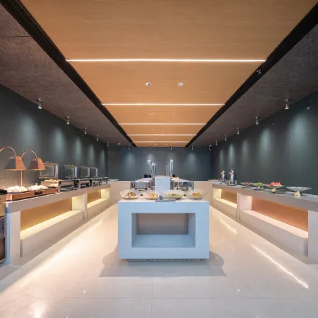 Jinyi Intercontinental Hotel (Fuyuan Dongjige Port)
