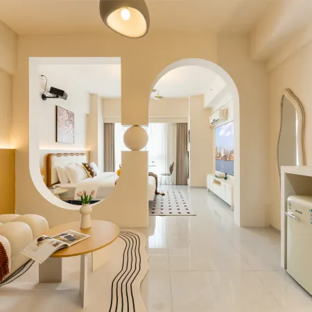 Feifan Audio-Visual Boutique Apartment (Jiangmen Wanda Plaza)