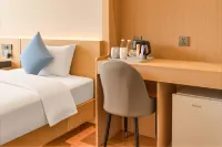Liaoning International Hotel - balcony