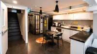 The Blocks Hostel Sukhumvit 10 - Nhà nghỉ