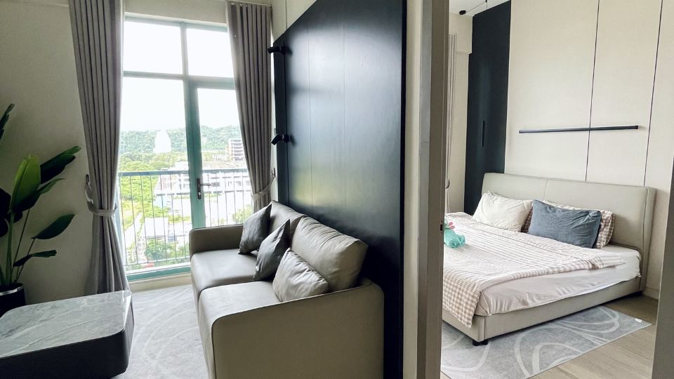 Bay suites with sea view balcony/2 bedrooms