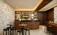 Snow Clearing Pavilion Resort Hotel (Great Stone Tablet, Snow Town China) - bar