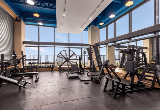 폴튼 아파트먼트 주방 및 거실