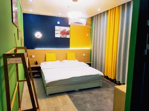 Xiaoman Homestay (Xinxiang University Town)