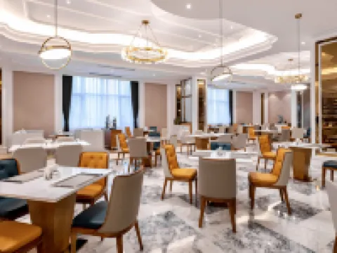 Golden Bauhinia Interstellar Hotel Hotel a Baise