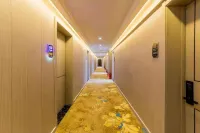 Chenghua Hotel (Zhaowuda Road Inner Mongolia University)