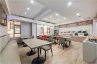 Borrman Hotel (Zhanjiang Yingzhan Plaza Chikan Republic Style Street)