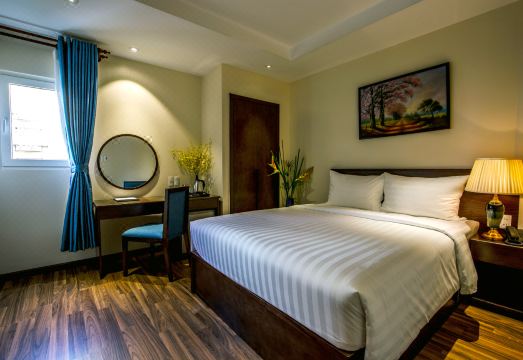 로즈랜드 스위트 호텔의 루프탑 풀 전경