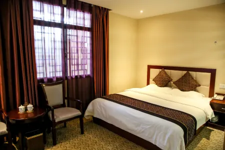 Ludian Weifang Hotel Отели в г. Лудян