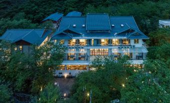 Jiuzhaigou Forest and Water, Light Luxury and Beautiful Accommodation