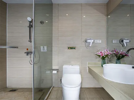 Vienna 3 Best Hotel (inan Changqing University Town) Отели рядом с достопримечательностью «Qilu University of Technology (Daxue Road)»