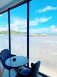 First-line Seaview Homestay Отели рядом с достопримечательностью «Залив Тай-Кок»