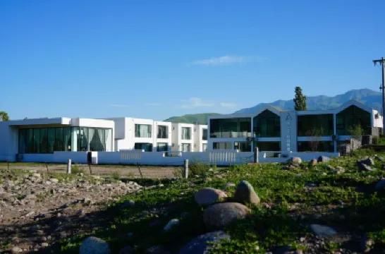 Nalati Ling Shangyun Boutique Homestay Hotels near Nalati National Forest Park