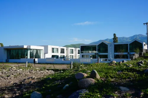 那拉提嶺上雲精品民宿