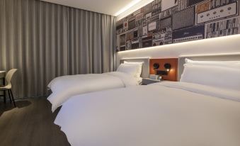 Ibis Hotel (Tianjin North Station Beining Park RailwayStation  Branch)