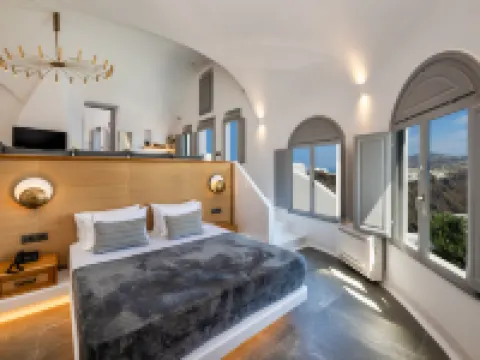 Eteoro Suites Hotels in Santorini