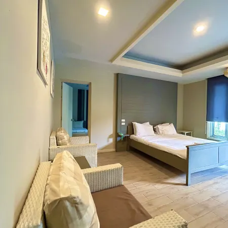 Paragon Inn