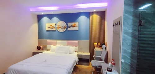 Shangjing Hotel (Qujing Malone Water Park) - Esports