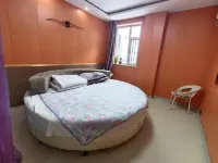Holiday Fashion Hotel