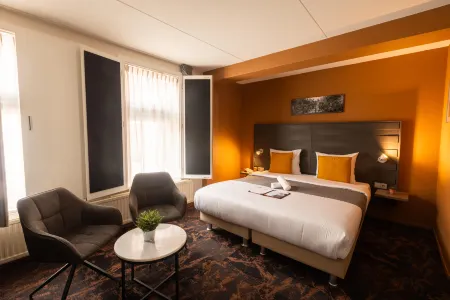 Hotel the Happy Traveler Отели рядом с достопримечательностью «Simplon Poppodium»