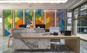 Yining Colorful Flower City Hotel (Liuxing Street Scenic Area)