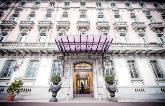 蒙福特城堡酒店