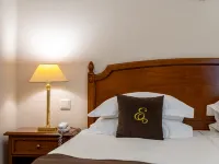 Grand Hotel Emerald Hotels near Kresty Prison