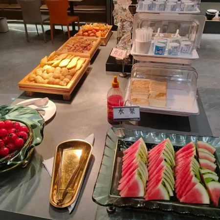 Gujing Junlai International Hotel (Feidong Wenyi Platinum Branch)