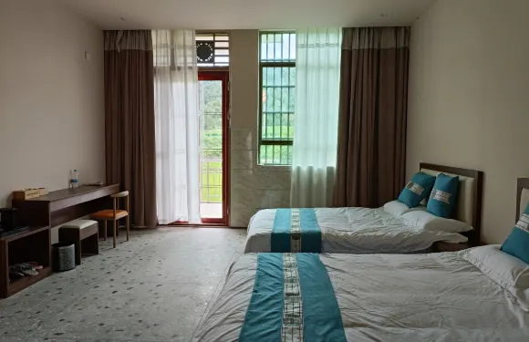 花開半夏民宿（那坡尼的呀田園景區店）