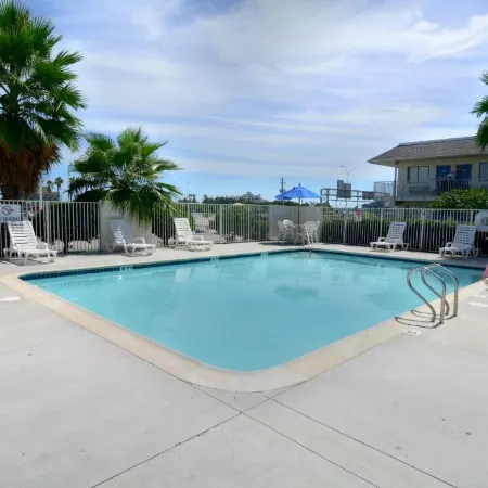 Motel 6 Galveston, TX Отели рядом с достопримечательностью «Парк Муди Гарденс Аттракшенс Тем»