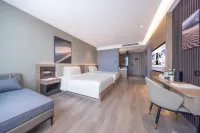 Days Inn Wyndham Guangzhou Baiyun International Airport T2 Terminal 広州のホテル