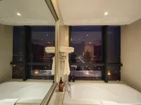 Hanzhong Rongjia International Hotel (Hanjiang Wetland Park Store)